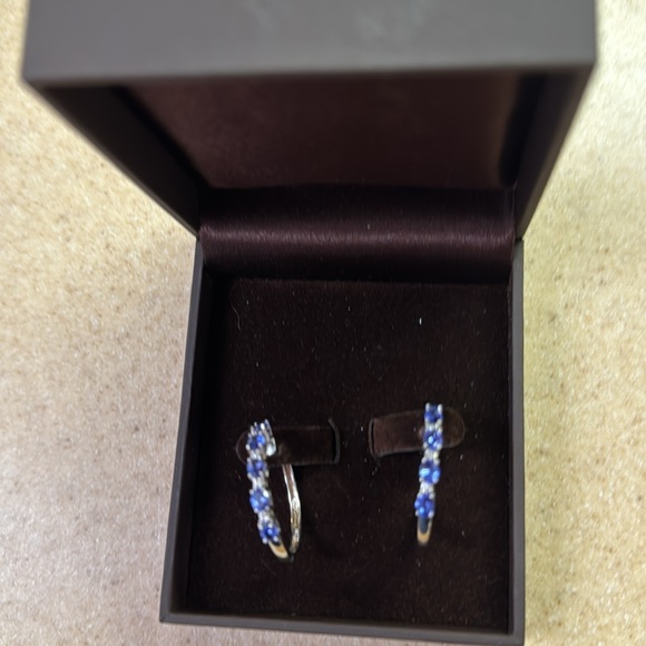 14K white gold and tanzanite earrings - Picture 13 of 14